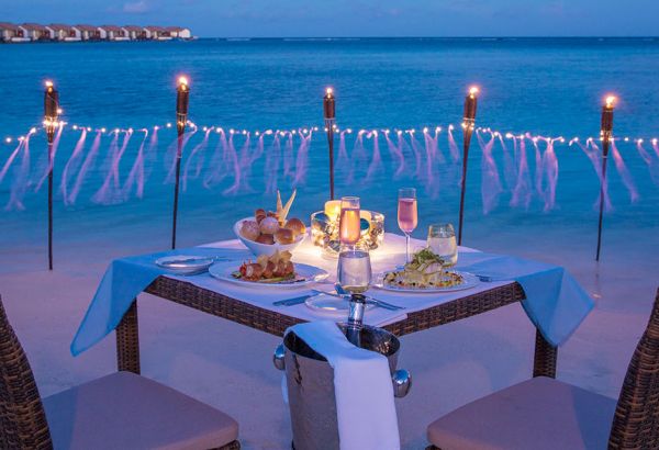 halal-Dinner-travel-by-the-beach - Image