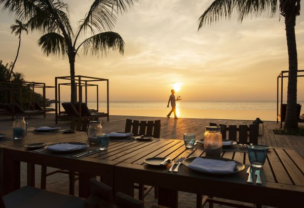 On-halal-travel-the-residence-Beach-Dining - Image